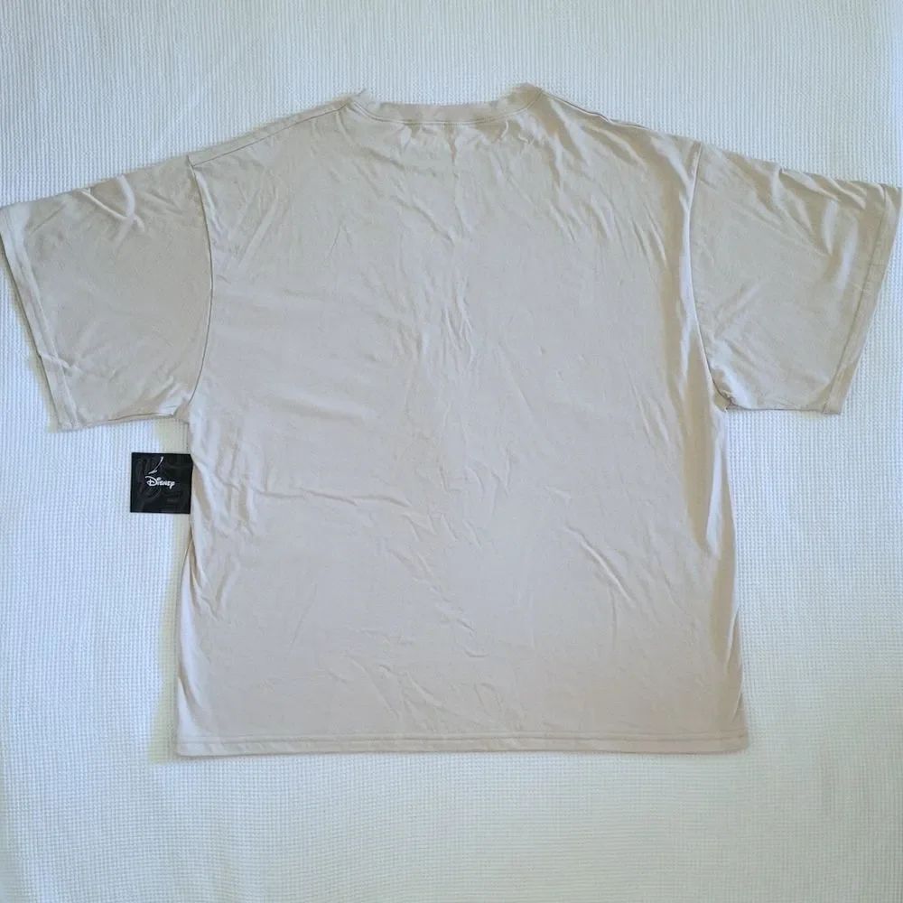Disney's🏰 Winnie the Pooh🐻 Graphic Tee👕 - NWT - Picture 2 of 11